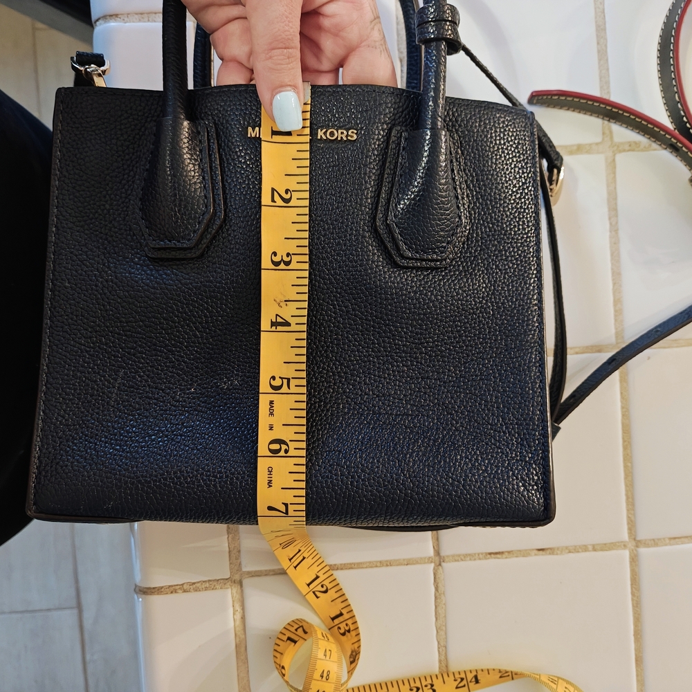 ✨SOLD✨ Michael Kors Navy Leather Handbag - Picture 10 of 10